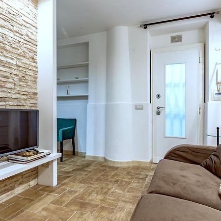 Lovely Apartment Ground Floor Colosseo Wi-Fi Ac Ρώμη Εξωτερικό φωτογραφία